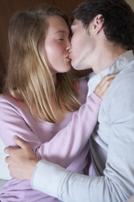 男性が初めて ディープキス したときの感想6つ ニコニコニュース 男性が初めて ディープキス したときの感想6つ ニコニコニュース