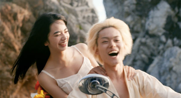 溺れるナイフ 予告編公開 小松菜奈の笑顔がまぶしすぎる 菅田将暉のツンデレシーンも登場 動画 ニコニコニュース