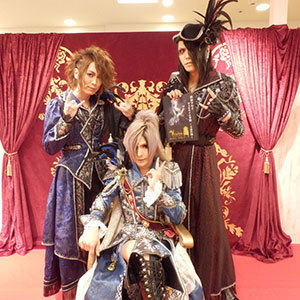 Versailles 渋谷マルイ ヴェルサイユ宮殿 玉座の間 にメンバー来店 ニコニコニュース Versailles 渋谷マルイ ヴェルサイユ宮殿 玉座の間 にメンバー来店 ニコニコニュース