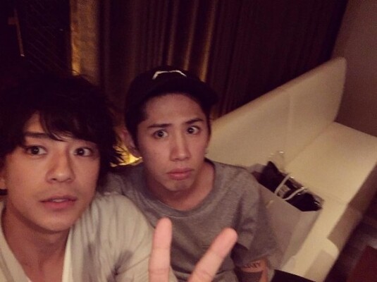 ワンオクtaka 三浦翔平と飲みショット イケメンすぎます と絶賛 ニコニコニュース ワンオクtaka 三浦翔平と飲みショット イケメンすぎます と絶賛 ニコニコニュース