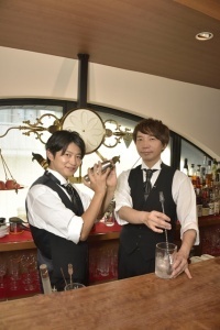 下野紘の目覚めしもの 第2回 諏訪部順一とバーテンダーにチャレンジ より先行場面カット到着 ニコニコニュース