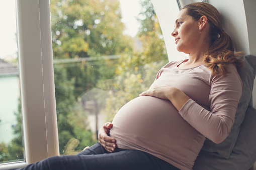 医師監修 妊娠後期に入ってお腹が張りやすく 妊娠8ヶ月の過ごし方は ニコニコニュース