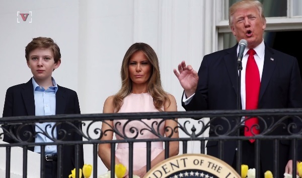 トランプ大統領の末っ子バロン君 社会見学で学年全員とホワイトハウスを訪れる ニコニコニュース トランプ大統領の末っ子バロン君 社会見学で学年全員とホワイトハウスを訪れる ニコニコニュース