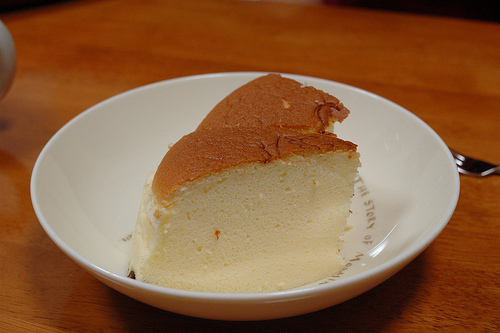関西人が愛する りくろーおじさんのチーズケーキ ニコニコニュース
