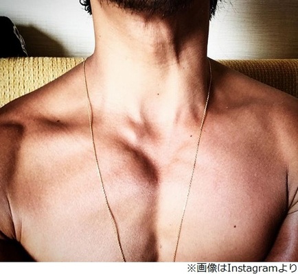 赤西仁の筋肉美に山田孝之 キツく抱いてよ ニコニコニュース