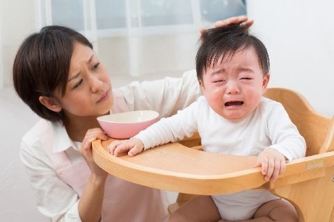 赤ちゃんの泣き声に腹を立てた隣人が嫌がらせでウソの虐待通報 法的問題はある ニコニコニュース