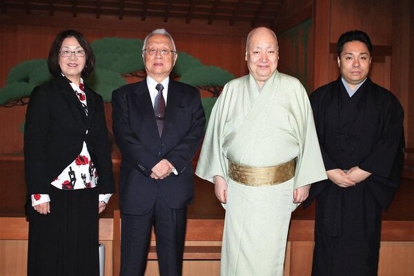 悲劇の王妃マリー アントワネットが現代能に 人間国宝 梅若玄祥と宝塚 ベルばら 脚本の植田紳爾がタッグを組む ニコニコニュース