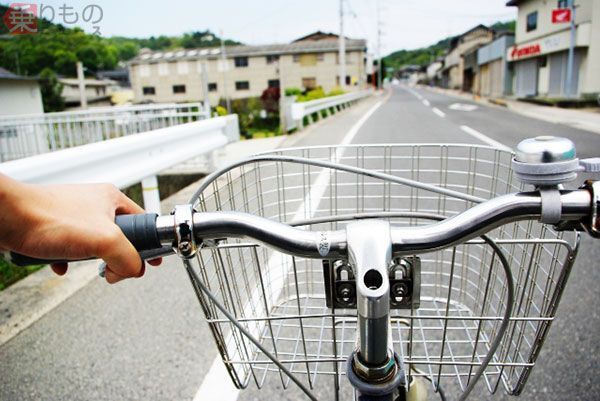 横に広がって歩く 後ろから自転車