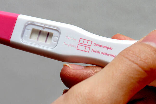 医師取材 妊娠検査薬の正しい使い方 使う時期や見分け方を紹介 ニコニコニュース 医師取材 妊娠検査薬の正しい使い方 使う時期や見分け方を紹介 ニコニコニュース