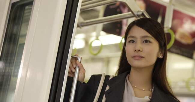 許せない 電車内で酔っ払いが女性にした最悪行動3選 ニコニコニュース 許せない 電車内で酔っ払いが女性にした最悪行動3選 ニコニコニュース