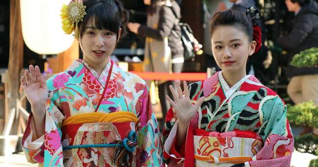 祝 成人 山本舞香 桜井日奈子の語る これからの仕事と代の恋 ニコニコニュース