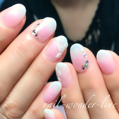 仕事はじめは爪もキレイにしてテンションup 華やかだけどオフィスokのネイルデザイン5選 ニコニコニュース