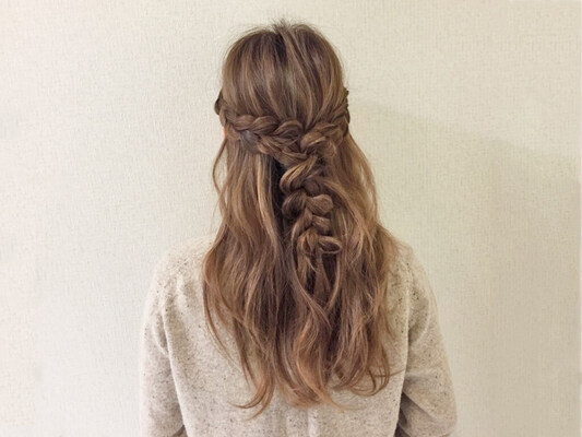 三つ編みハーフアップをマスターしよう 簡単ヘアアレンジで大人かわいいスタイルに ニコニコニュース