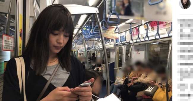 川口春奈が変装ナシで電車通勤 まさかの写真に心配の声も ニコニコニュース