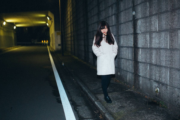 夜道で前方を歩く女性が自分を警戒 こんな時男性はどうすべし ニコニコニュース 夜道で前方を歩く女性が自分を警戒 こんな時男性はどうすべし ニコニコニュース