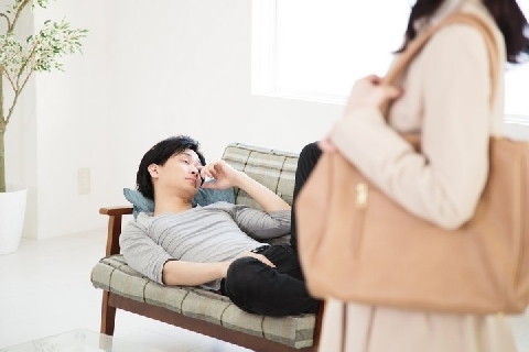 働く意味がわからない 年間ヒモ生活の夫 別居しても 絶対別れない と金を無心 ニコニコニュース