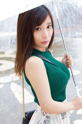 白石若奈 雨に見舞われ プールサイドで凍えながら 笑 ニコニコニュース