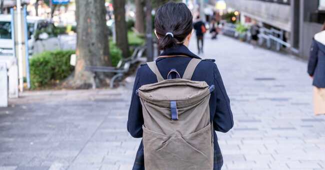 手ぶらは無理 な女性に男性が反論 外出に荷物が多くなる人たち ニコニコニュース