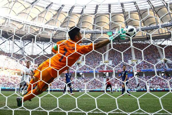 Gk川島 右手一本のビッグセーブ ボール半個分 ライン上で 神ストップ ニコニコニュース Gk川島 右手一本のビッグセーブ ボール半個分 ライン上で 神ストップ ニコニコニュース