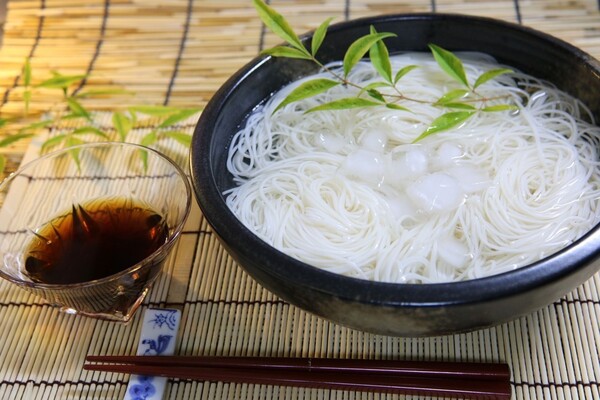 そうめんは 氷水 に入れちゃダメ 専門家が語る 正しい食べ方 とは ニコニコニュース