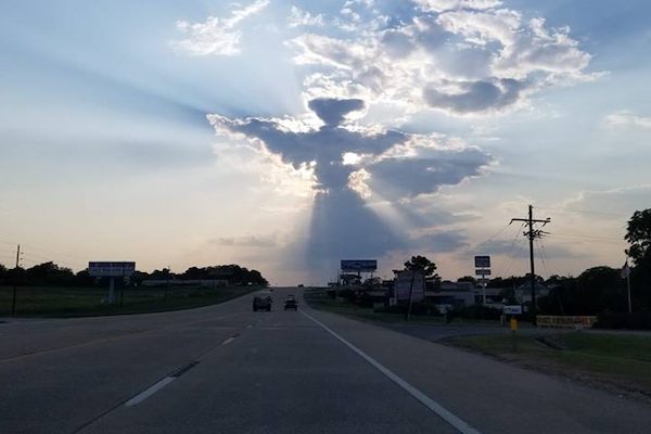 テキサスで天使の形をした雲が撮影される ニコニコニュース テキサスで天使の形をした雲が撮影される ニコニコニュース
