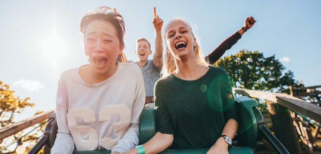 内部を公開 ディズニーの スペースマウンテン が明るくなると どんな感じ ニコニコニュース