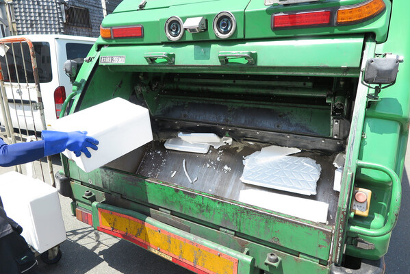 ゴミ収集中の 住民の暴言つらい 新聞投書が波紋 業者を取材すると ニコニコニュース ゴミ収集中の 住民の暴言つらい 新聞投書が波紋 業者を取材すると ニコニコニュース