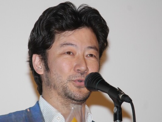 浅野忠信 俳優デビューした息子の2ショットにファン 似てる の声 ニコニコニュース