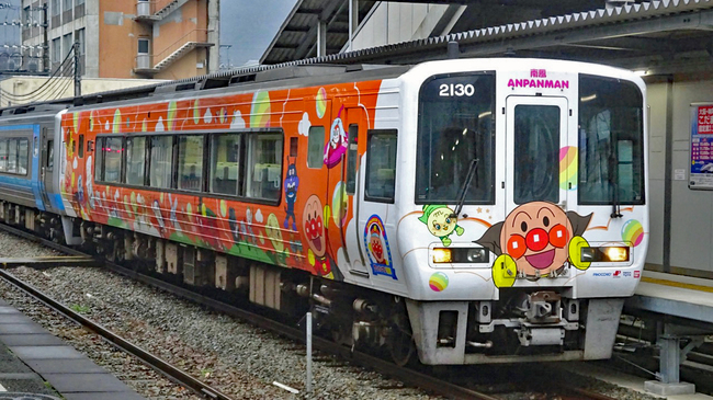 一緒に写真が撮れるアンパンマンベンチ 新設 ニコニコニュース 一緒に写真が撮れるアンパンマンベンチ 新設 ニコニコニュース