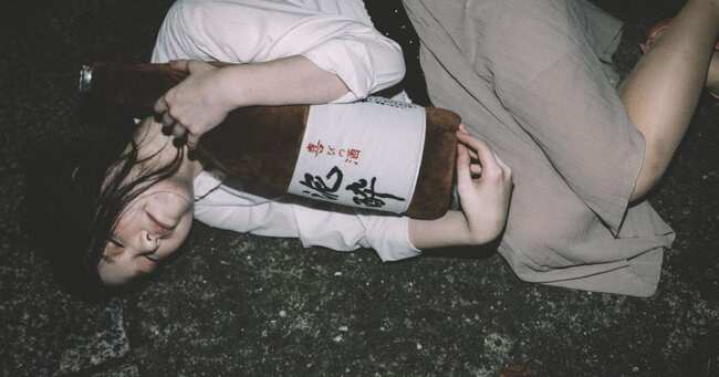 酔っ払って寝ていた女性が襲われる悲劇も 沖縄で深刻な 路上寝 問題に絶句 ニコニコニュース