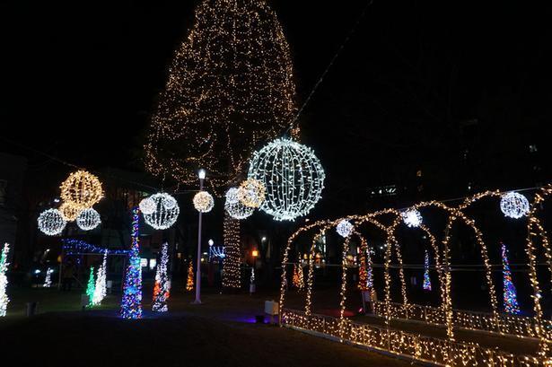 青森県三沢市がクリスマスムードに みさわクリスマスフェスティバル18 ニコニコニュース