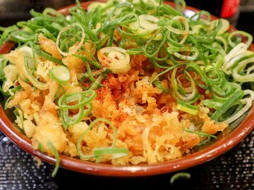 東京サバイバル飯 丸亀製麺 で話題の 130円の天かす天丼 を食べてきた ニコニコニュース