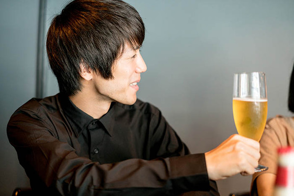 見逃し厳禁 合コンで男性が出す脈ありサイン6つ ニコニコニュース