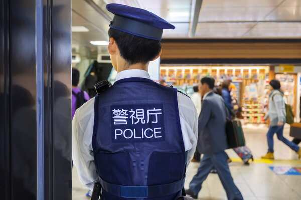 ちょっとキミィ 警察官に職務質問を受けたことがあるのは圧倒的に男性と判明 ニコニコニュース ちょっとキミィ 警察官に職務質問を受けたことがあるのは圧倒的に男性と判明 ニコニコニュース