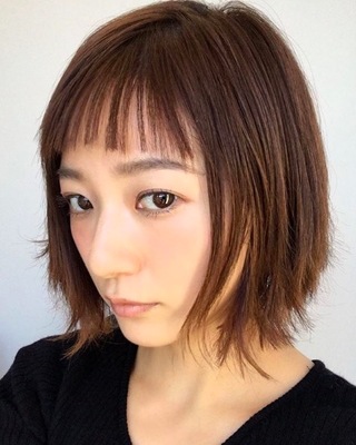 元aaa伊藤千晃 オン眉ショートのヘアスタイルに反響 バッサリ 最高に可愛い ニコニコニュース