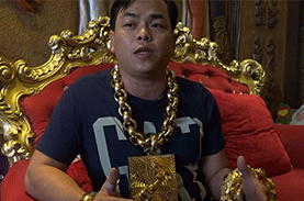 金運爆上げ 黄金大好きベトナム人男性 開運グッズの怪しい広告ばりのギラギラライフを満喫しまくる ニコニコニュース