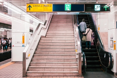 エスカレーター歩行に反響 止まると舌打ち 階段より早い と反論も ニコニコニュース エスカレーター歩行に反響 止まると舌打ち 階段より早い と反論も ニコニコニュース
