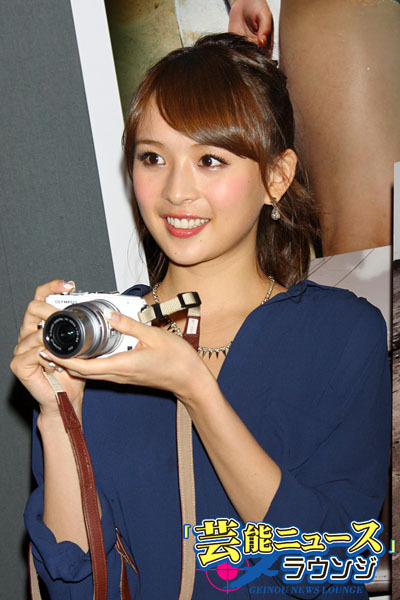 舞川あいく カメラマンで個展開催 プロ写真家が才能を 女アラーキー とお墨付き ニコニコニュース 舞川あいく カメラマンで個展開催 プロ写真家が才能を 女アラーキー とお墨付き ニコニコニュース