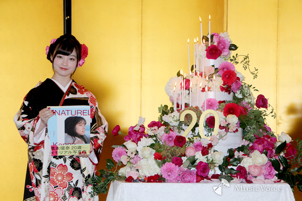 橋本環奈 振袖姿で 二十歳会見 最初に呑んだお酒は ドンペリ ニコニコニュース 橋本環奈 振袖姿で 二十歳会見 最初に呑んだお酒は ドンペリ ニコニコニュース