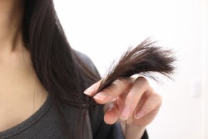毛先 だけ チョロチョロうねり髪 原因と対策 ニコニコニュース 毛先 だけ チョロチョロうねり髪 原因と対策 ニコニコニュース