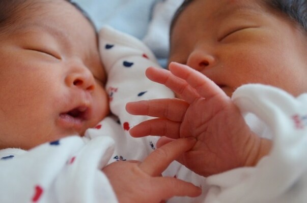 男女でも一卵性 非常に珍しい 準一卵性 の双子が世界で初めて妊娠中に発覚 ニコニコニュース