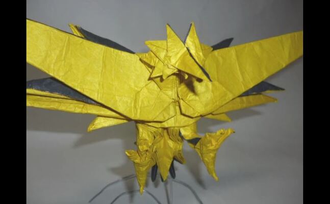 ポケモン 伝説の鳥ポケモンのサンダーを折ってみた 折り紙とは思えない完成度で 芸術だよ これ 感動するわ の声 ニコニコニュース