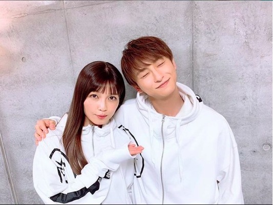 a宇野実彩子 與真司郎とのペアルック仲良し写真に反響 キュン死に カップルですか ニコニコニュース a宇野実彩子 與真司郎とのペアルック仲良し写真に反響 キュン死に カップルですか ニコニコニュース