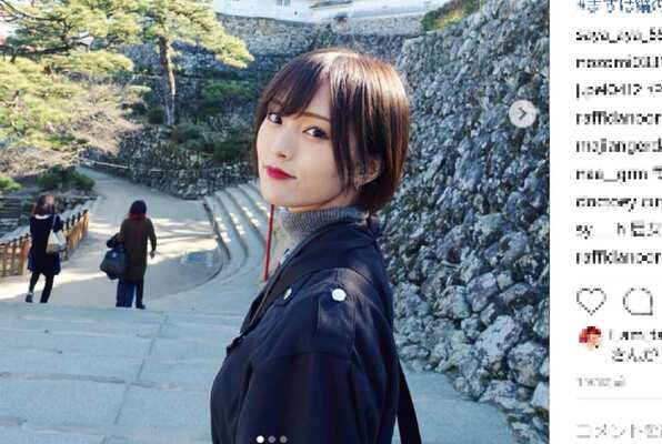 山本彩の見返りショットがかわいすぎる 彼女感がヤバい とファン歓喜 ニコニコニュース 山本彩の見返りショットがかわいすぎる 彼女感がヤバい とファン歓喜 ニコニコニュース