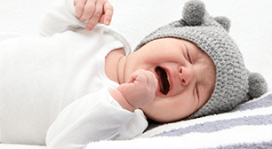 赤ちゃんが自分の顔を傷つけ血だらけに 効果的な対策は ニコニコニュース