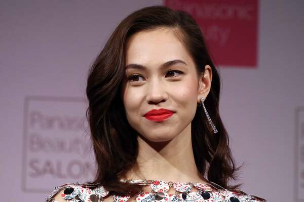 水原希子 空港の外国人対応に 英語くらい勉強して と苦言 Zeebraも理解示す ニコニコニュース 水原希子 空港の外国人対応に 英語くらい勉強して と苦言 Zeebraも理解示す ニコニコニュース
