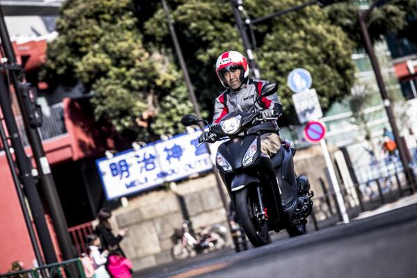 試乗レポ 細身のタイヤが超軽快 だからdio110は万人にオススメ ホンダ ニコニコニュース 試乗レポ 細身のタイヤが超軽快 だからdio110は万人にオススメ ホンダ ニコニコニュース