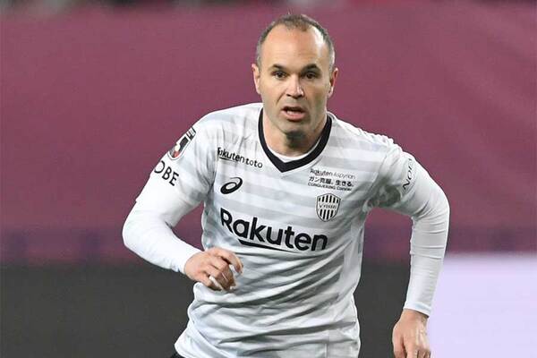 寡黙な男 イニエスタが主将を託される理由 一挙手一投足に込められるリーダーシップ ニコニコニュース