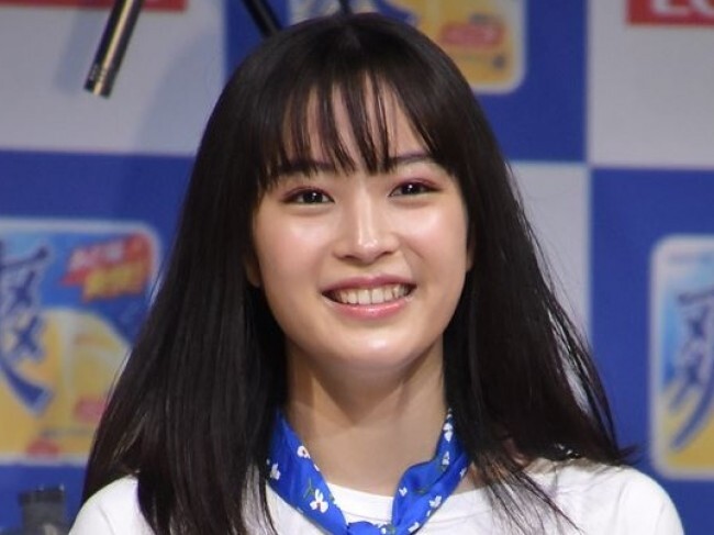 広瀬すず ショートパンツ姿で美脚披露も ほんと無駄な筋肉質 とポツリ ニコニコニュース