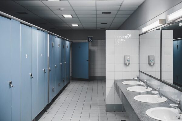 トイレで遭遇した人のまさかの行動にゾッとした 不衛生で恐ろしい ニコニコニュース トイレで遭遇した人のまさかの行動にゾッとした 不衛生で恐ろしい ニコニコニュース